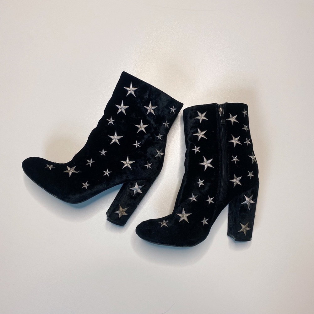 Star velvet booties ✨